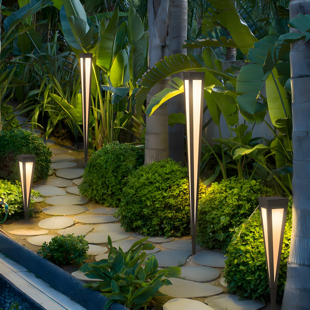 Modern Trigonal Linear Aluminum LED Outdoor Light
