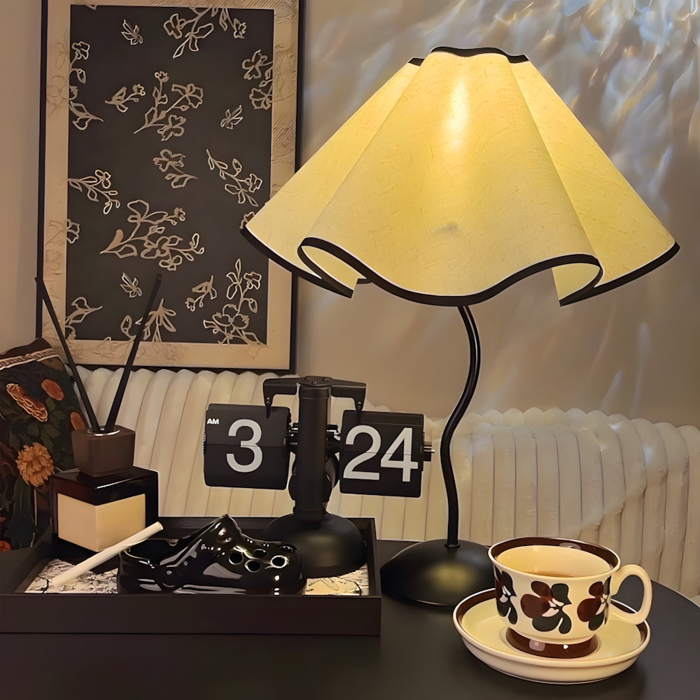 Vintage Simple Umbrella Pleated lron LED Table Lamp